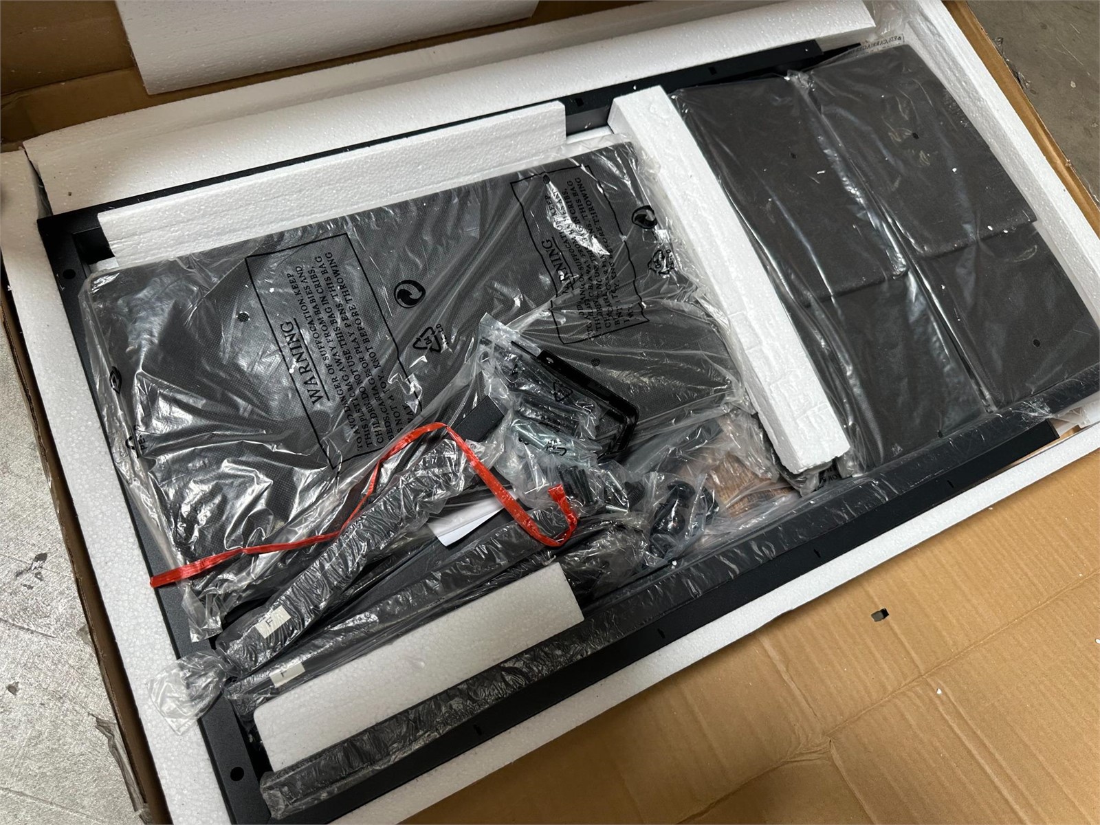 47 inch Computer Desk with 4 Fabric - Image 5